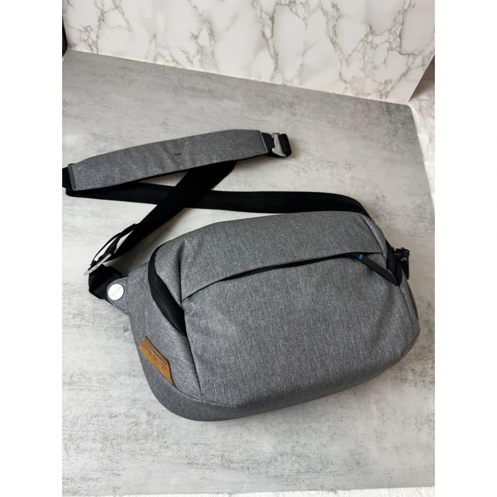 Peak Design Everyday Sling 5L Waist Bag Unisex Gray Camera Crossbody Bag